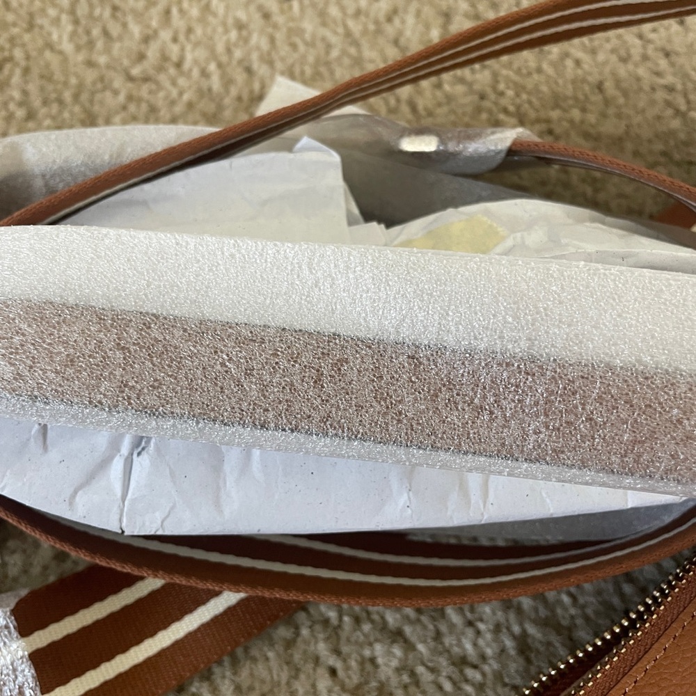 Kate Spade Rosie Crossbody Bag- Warm Beige/Gingerbread - Picture 10 of 11